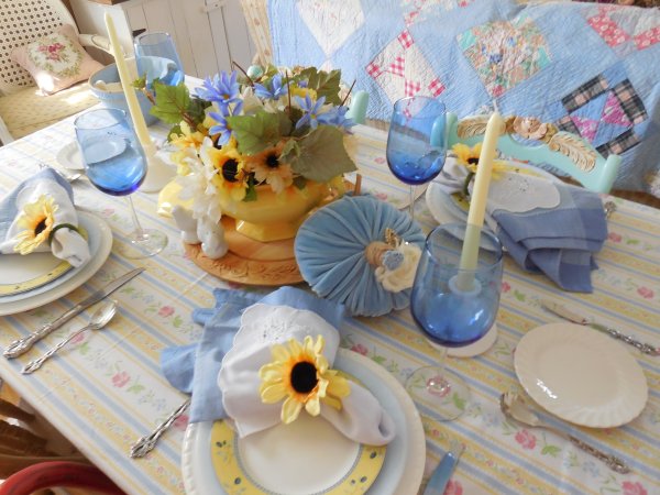 Provence Inspired Table | Vintage Floral Cottage