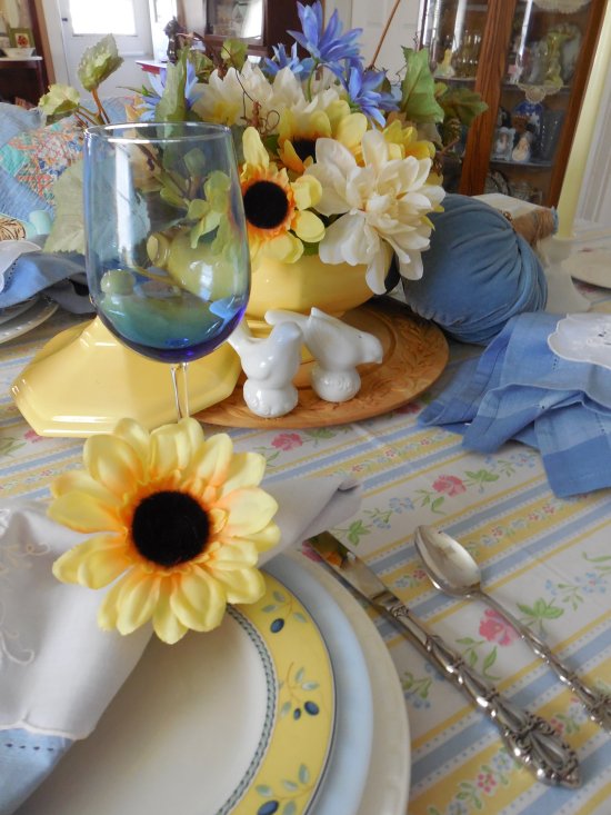 Provence Inspired Table | Vintage Floral Cottage