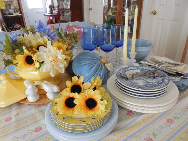 Provence Inspired Table | Vintage Floral Cottage