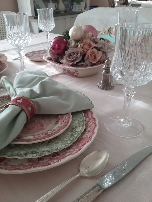 Red and green transferware Christmas luncheon table | Vintage Floral Cottage