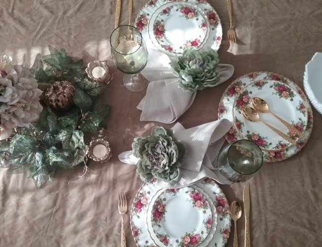 Thanksgiving with Old Country Roses | Vintage Floral Cottage