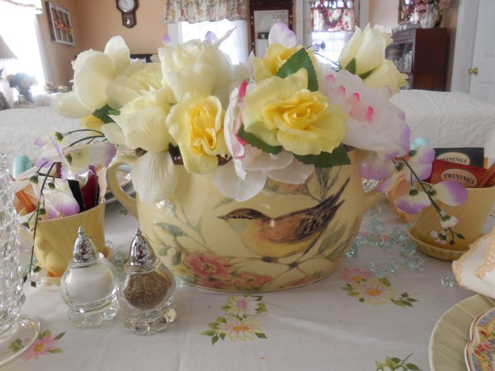 Early Spring Pastel Table | Vintage Floral Cottage