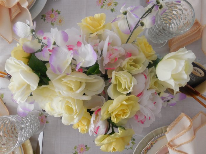 Early Spring pastel table | Vintage Floral Cottage