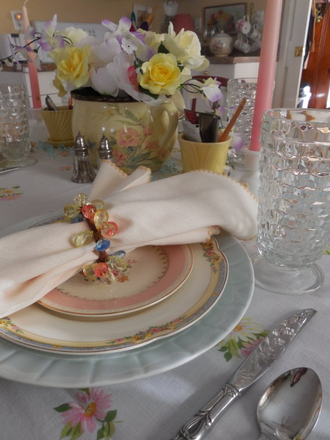 Early Spring pastel table | Vintage Floral Cottage