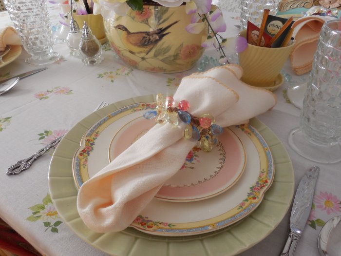 Early Spring pastel table | Vintage Floral Cottage