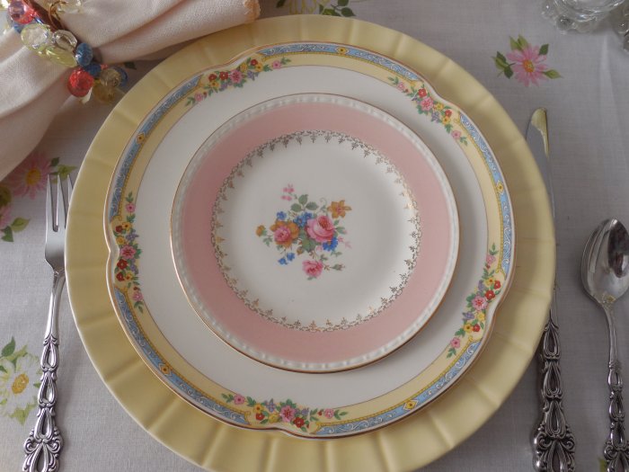 Early Spring Pastel Table | Vintage Floral Cottage