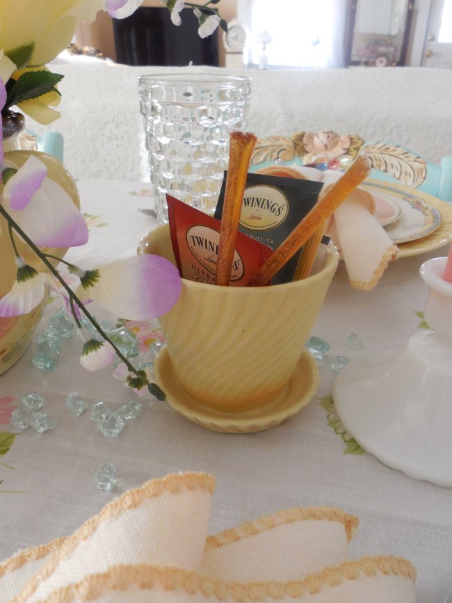 Early Spring Pastel Table | Vintage Floral Cottage