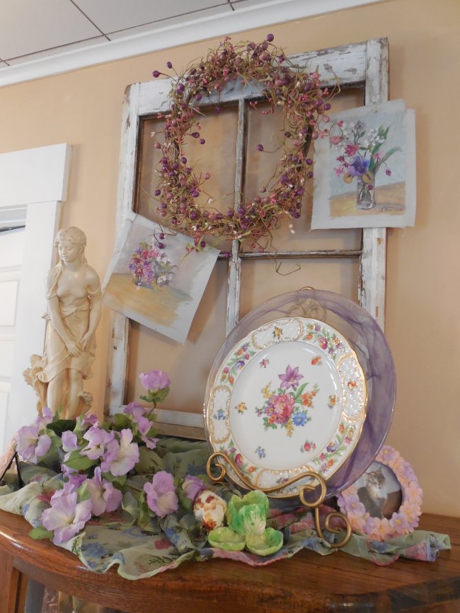 English garden vignette | Vintage Floral Cottage