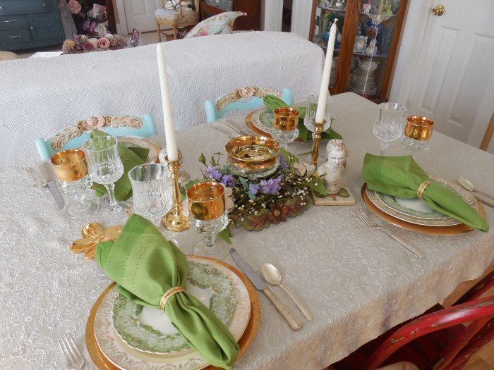 Pot of Gold St. Patrick's Table 2019| Vintage Floral Cottage