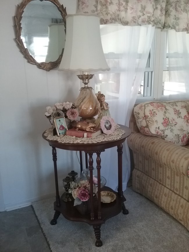 Mobile home living room | Vintage Floral Cottage