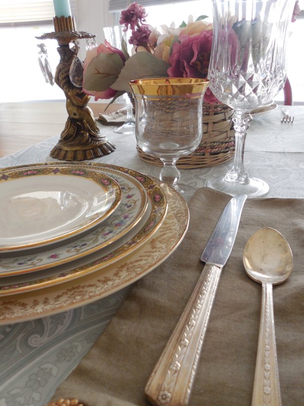 Elegant table for two | Vintage Floral Cottage