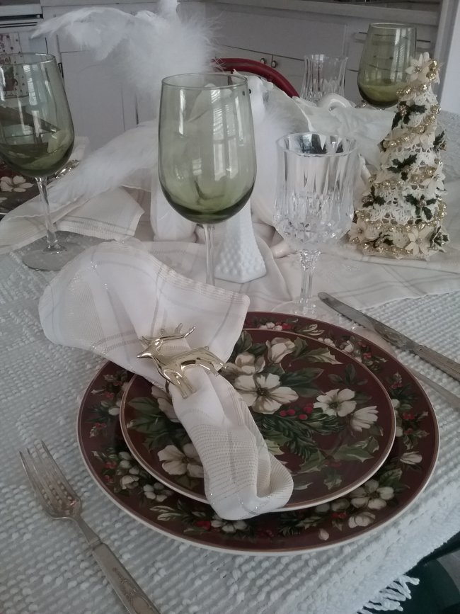 Winter's Majesty Table | Vintage Floral Cottage