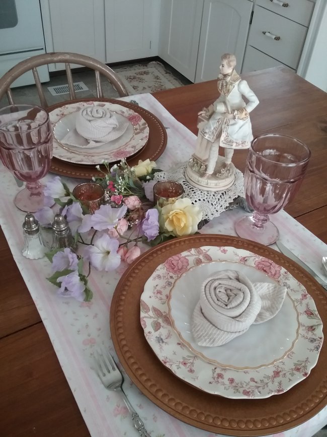 Valentines Day 2020 table | Vintage Floral Cottage