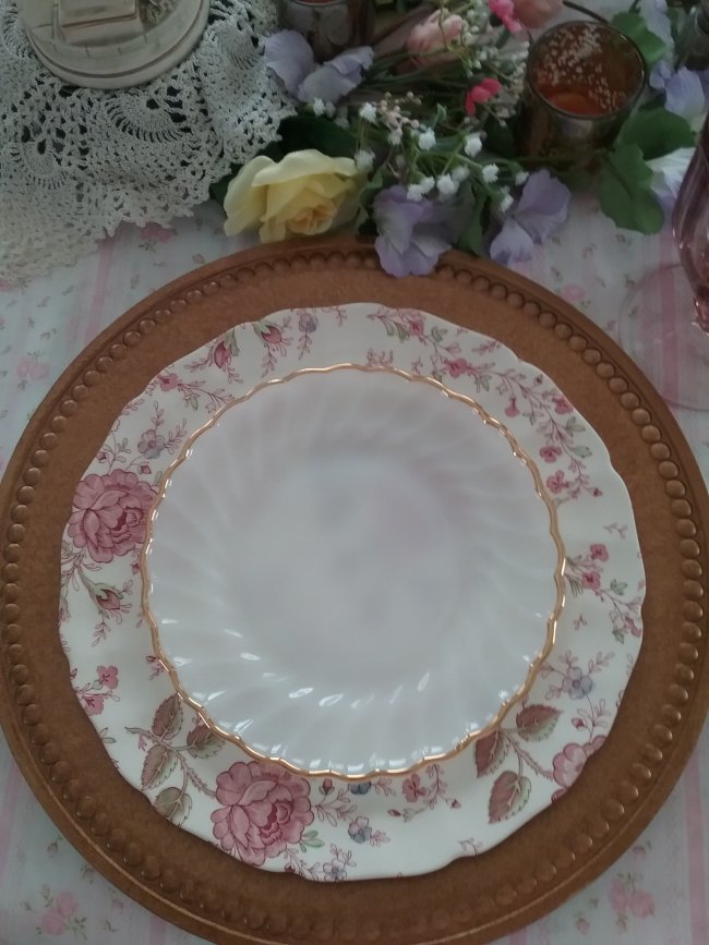 Valentines Day 2020 table | Vintage Floral Cottage