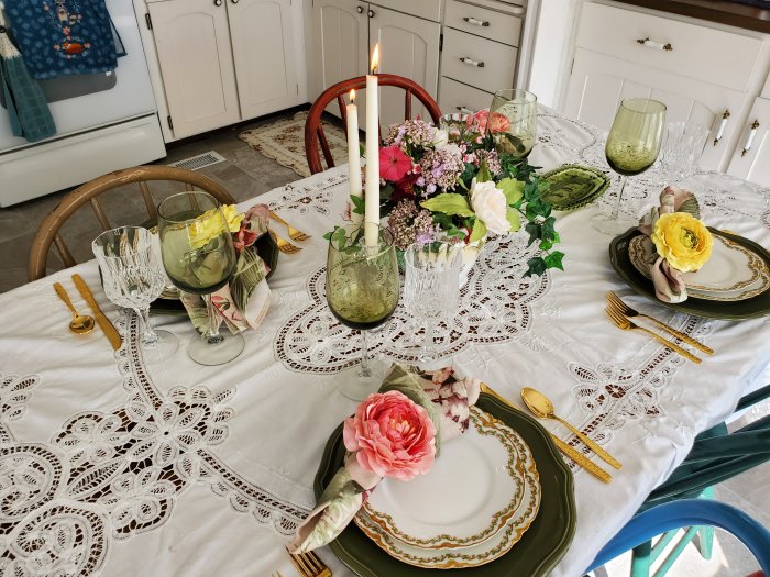 Wild Irish Rose St. Patrick's Day tablescape | Vintage Floral Cottage