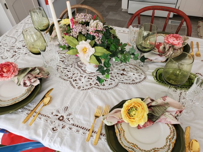 Wild Irish Rose St. Patrick's Day tablescape | Vintage Floral Cottage