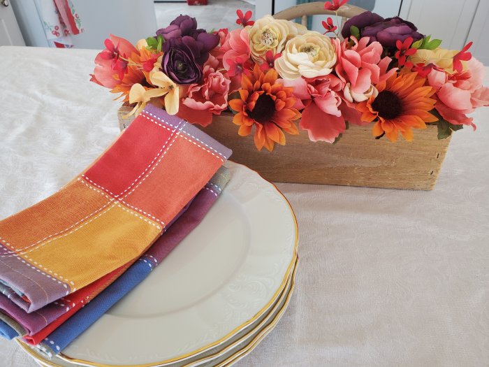 Fall tablescape in bold colors | Vintage Floral Cottage