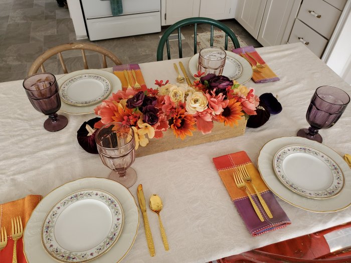 Fall tablescape in bold colors | Vintage Floral Cottage