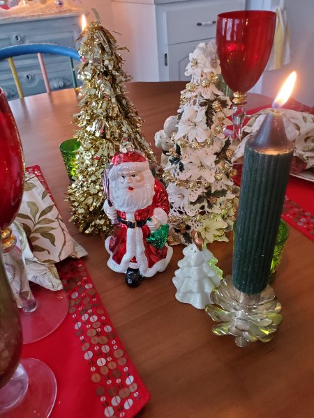 Christmas table for two centerpiece