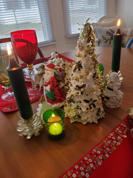 Christmas table for two centerpiece