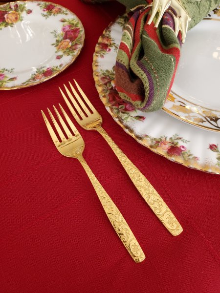 Christmas tablescape with Old Country Roses