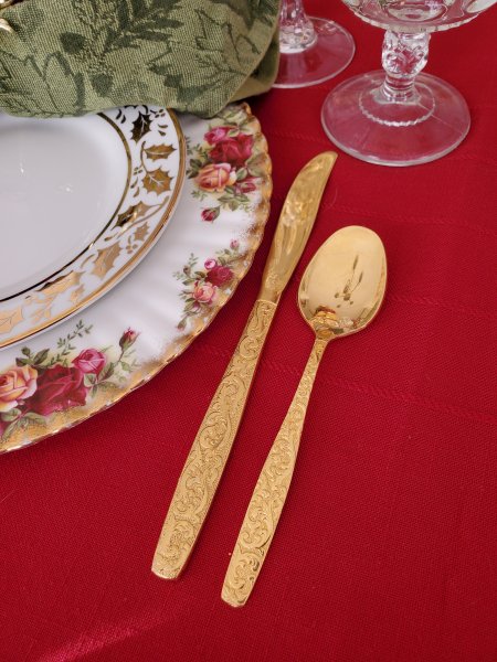 Christmas tablescape with Old Country Roses