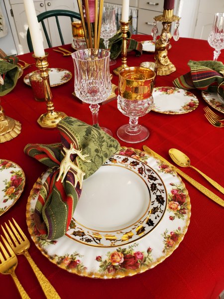 2022 Christmas tablescape with Old Country Roses