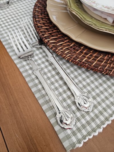 Faded Summer tablescape