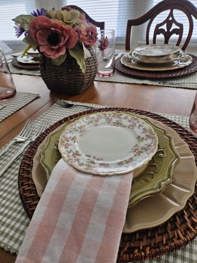 Faded Summer tablescape