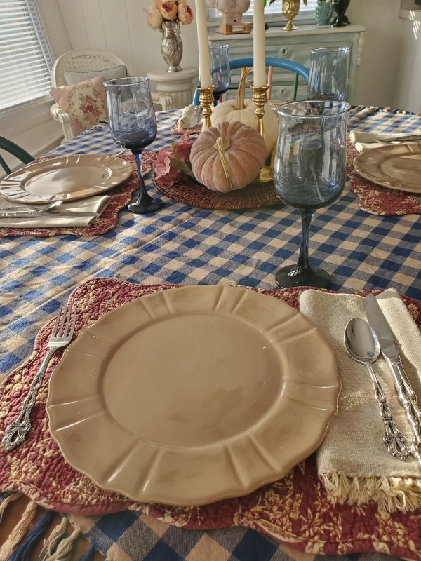 French country tablescape