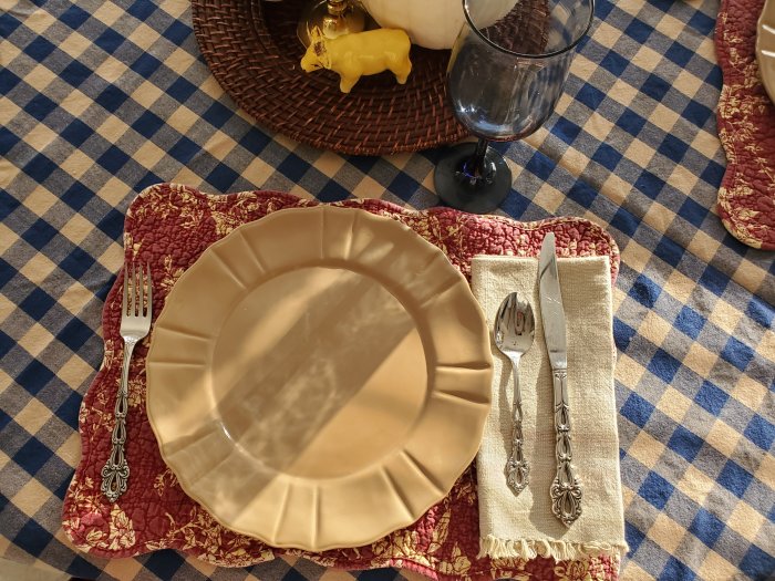 French country tablescape