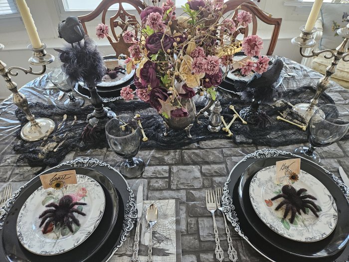 Halloween tablescape 2023