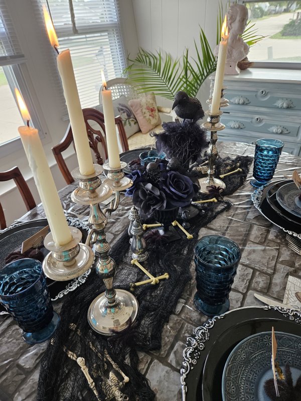 Halloween tablescape 2023