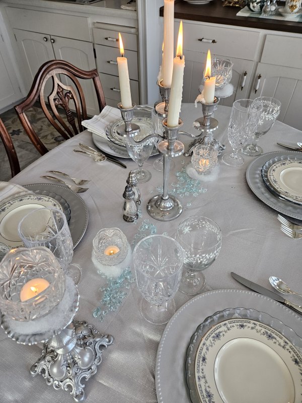 Sparkly Winter chill tablescape