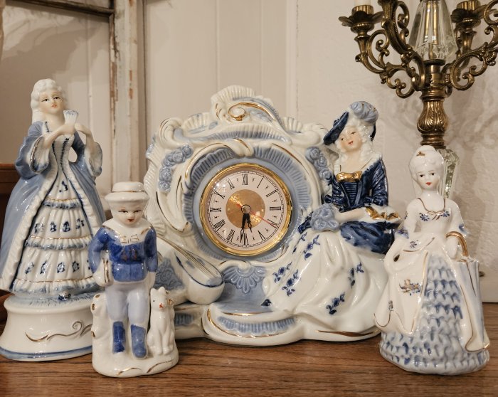 Blue and white mantle clock