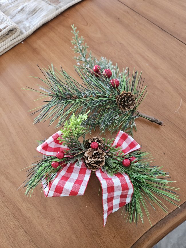 Bird-themed centerpiece