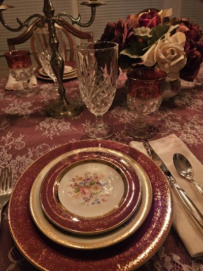 lace overlay tablescape