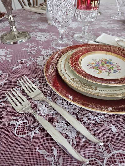 lace overlay tablescape