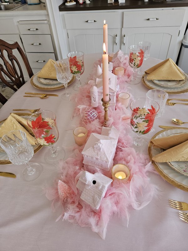 Pink Fantasy Christmas tablescape
